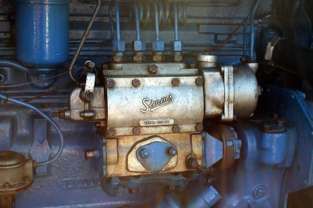 a-close-up-of-an-engine-of-a-vehicle-l5r1ecraszg